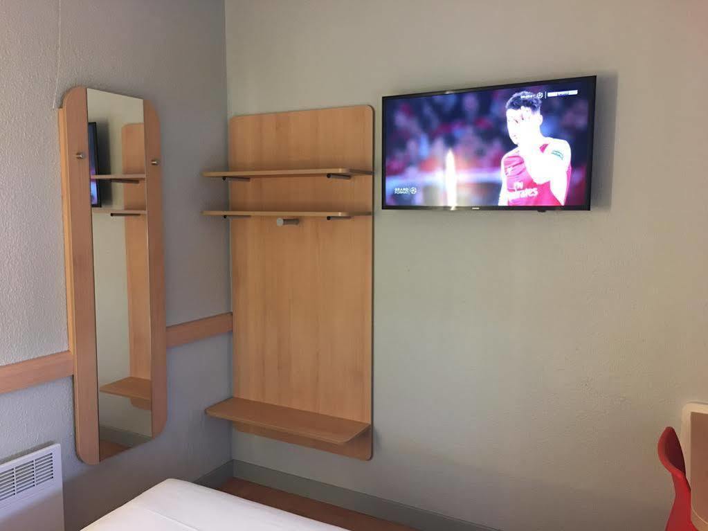 Ibis Budget Bobigny Pantin Esterno foto