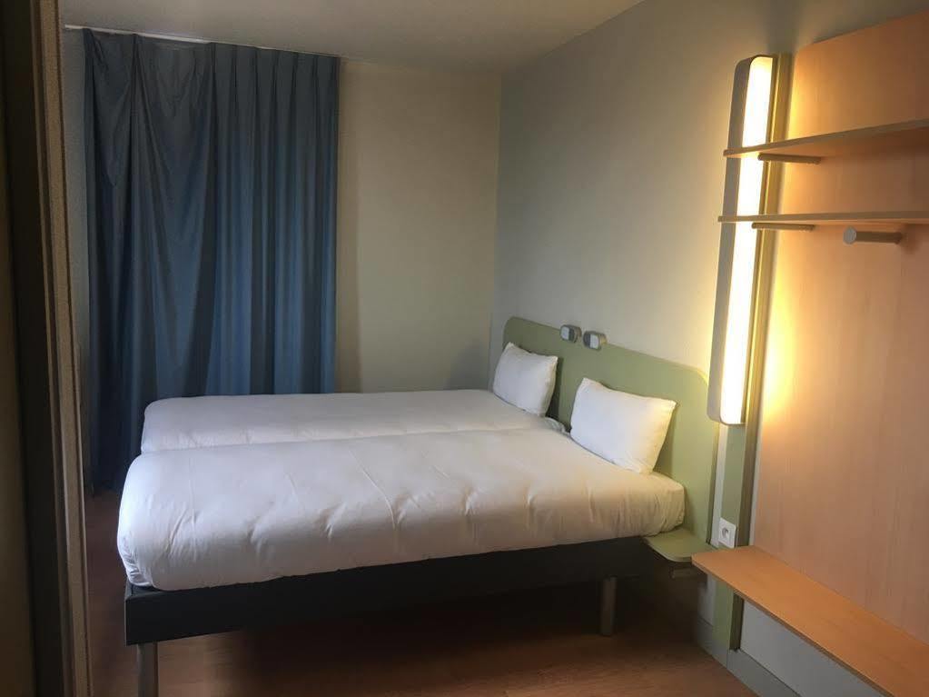 Ibis Budget Bobigny Pantin Esterno foto