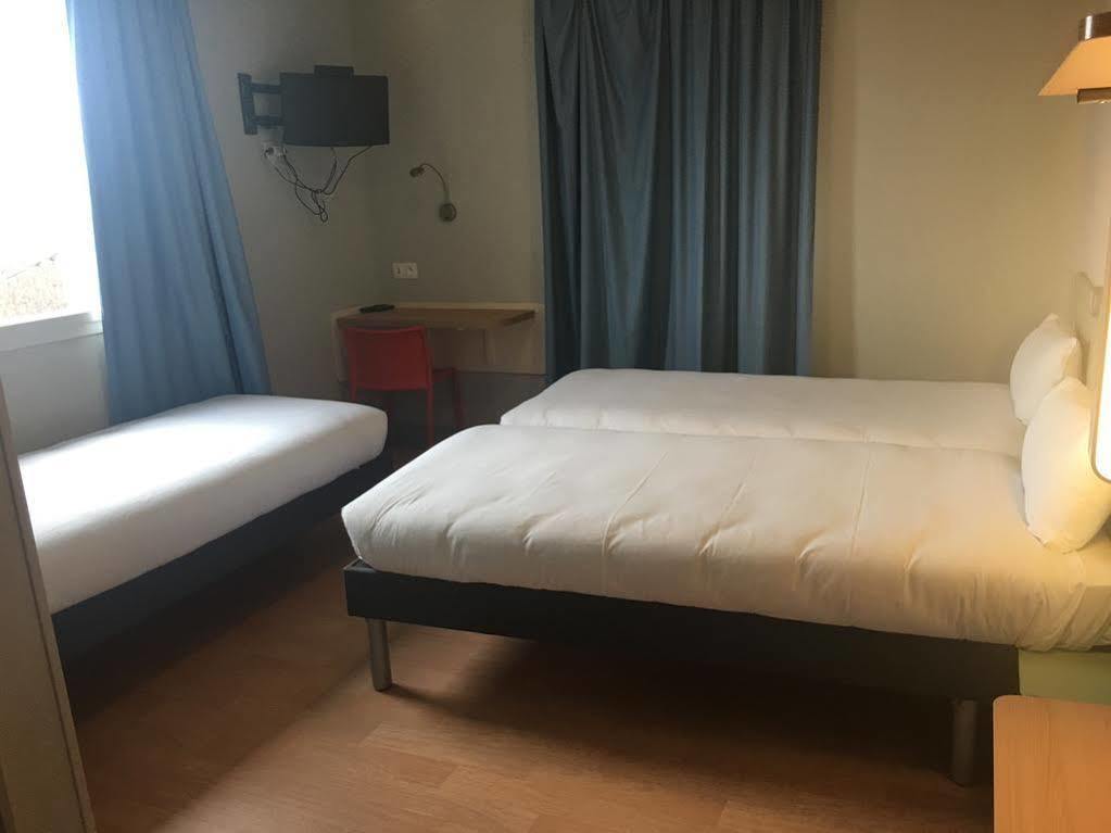 Ibis Budget Bobigny Pantin Esterno foto