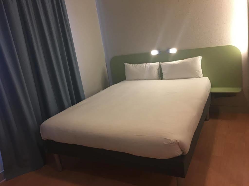 Ibis Budget Bobigny Pantin Esterno foto