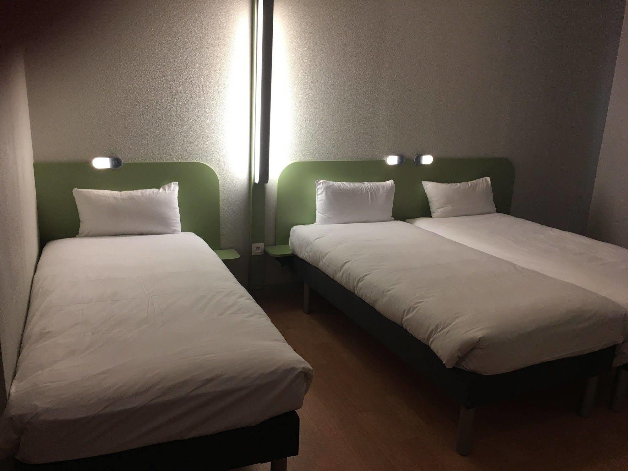 Ibis Budget Bobigny Pantin Esterno foto