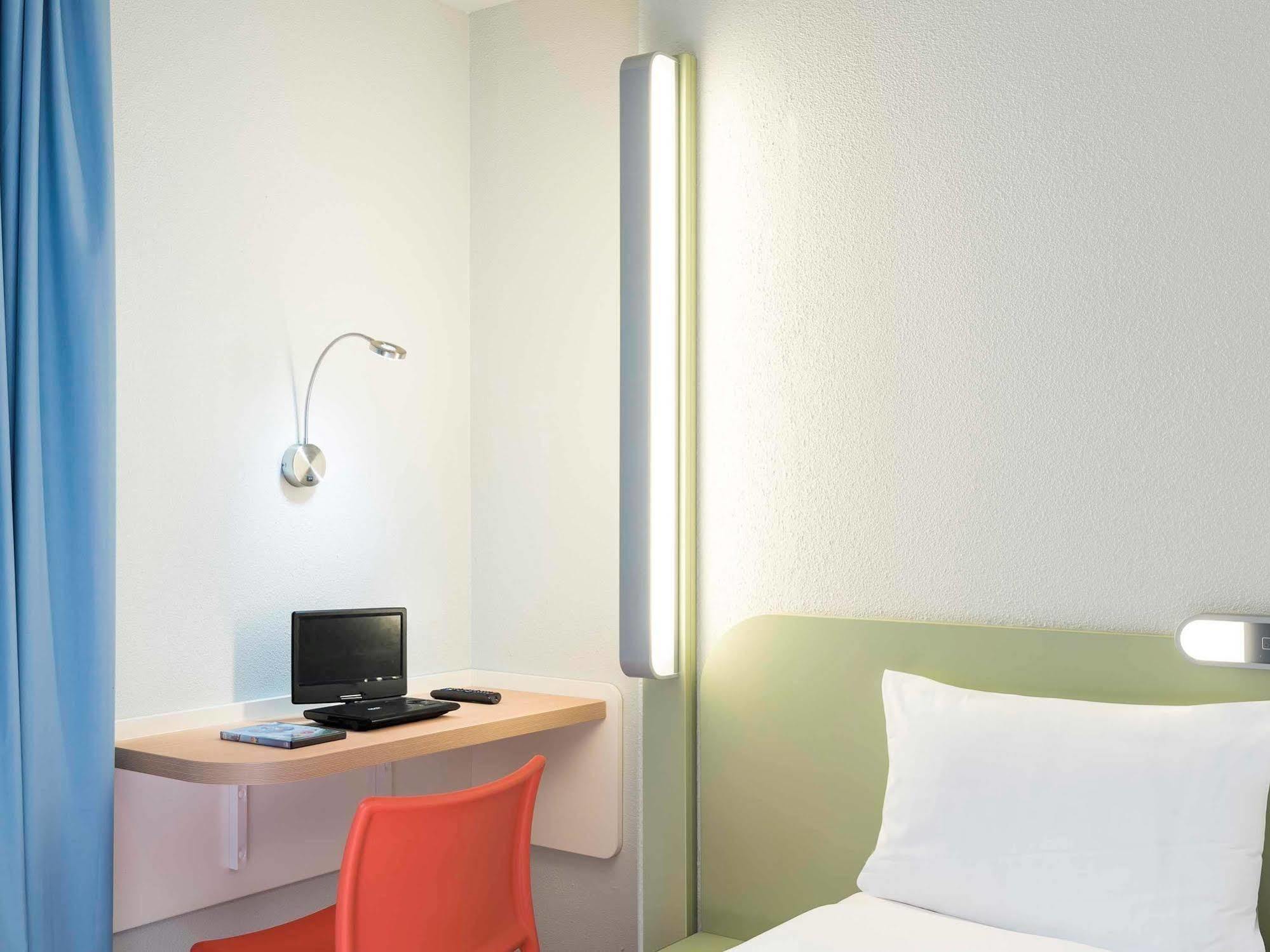 Ibis Budget Bobigny Pantin Esterno foto